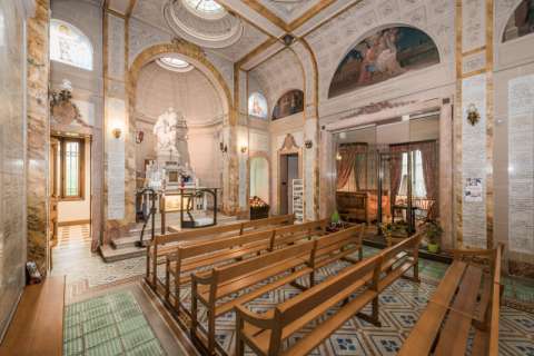 La Chapelle attenante à la maison des époux 