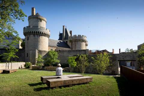 Parc urbain situé dans l'ancien château des Ducs