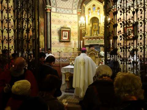 Vénérer la Sainte coiffe
