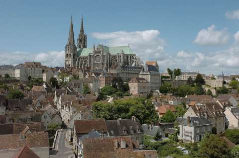 Cathédrale de Chartres et la ville