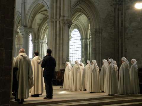 Office dans la basilique de Vézelay