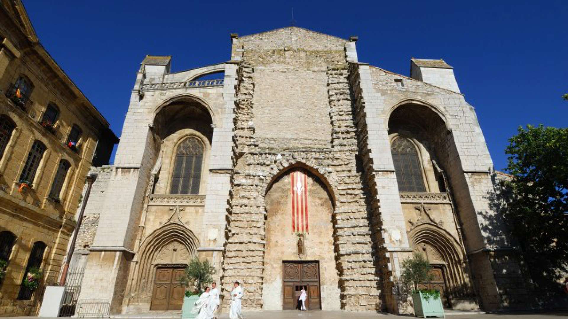 Le Parvis de la Basilique