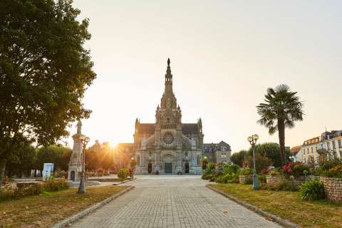 Basilique dédiée à sainte Anne