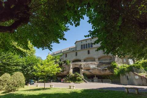 la grotte de Saint-Antoine depuis l'esplanade