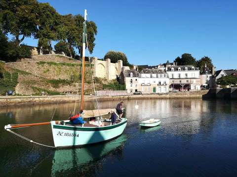 Vue sur les vestiges du château d'Auray