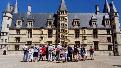 Group visit of the palace