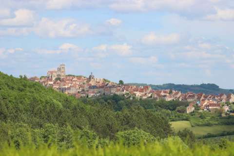 La basilique et le village de Vézelay