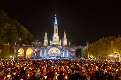 procession à Lourdes
